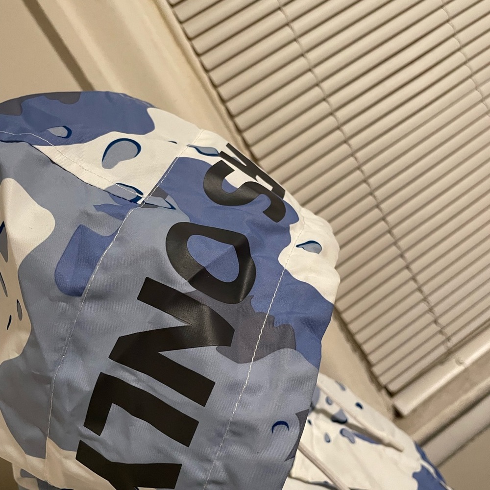 MEMBERS ONLY RAIN JACKET - Picture 5 of 6